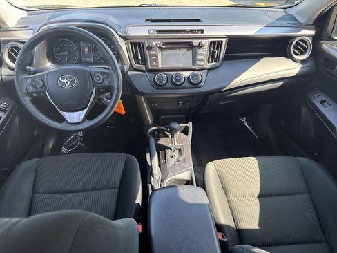 Used 2018 Toyota RAV4 LE FWD image 14