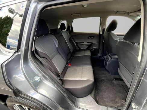 Used 2023 Nissan Rogue SV AWD/4WD image 27