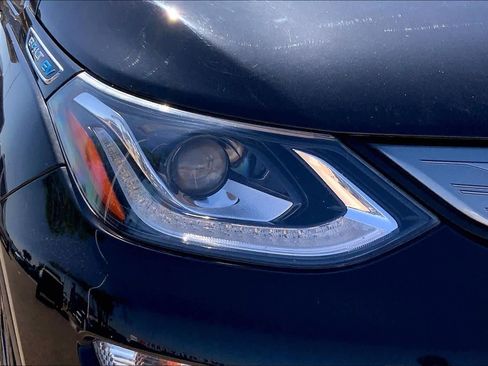 Used 2019 Chevrolet Bolt Premier w/ Infotainment Package FWD image 26