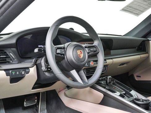 Used 2025 Porsche 911 Carrera RWD image 4