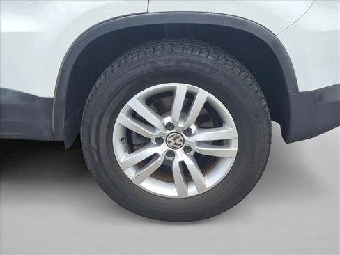 Used 2017 Volkswagen Tiguan S FWD image 16