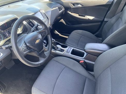 Used 2017 Chevrolet Cruze LT FWD image 16