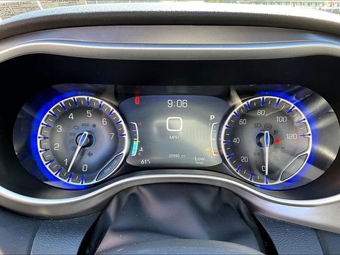 Used 2026 Chrysler Pacifica Select FWD image 19