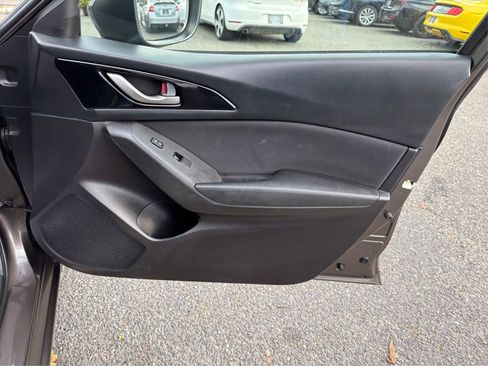 Used 2015 MAZDA MAZDA3 i Touring image 24