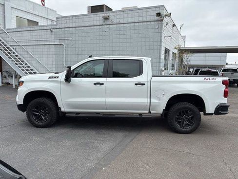Used 2026 Chevrolet Silverado 1500 Custom Trail Boss w/ LPO, Dark Essentials Package AWD/4WD image 4