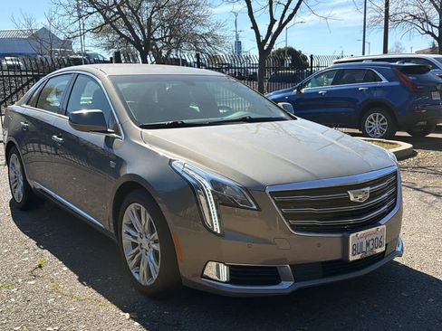 Used 2019 Cadillac XTS Luxury image 3