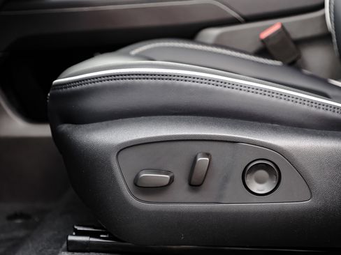 New 2026 GMC Acadia Denali w/ Super Cruise Package image 13