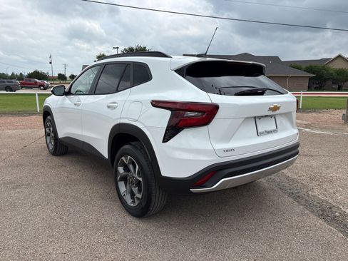 New 2026 Chevrolet Trax LT w/ LT Convenience Package image 4