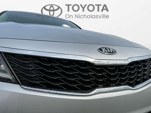 Used 2020 Kia Optima LX image 10