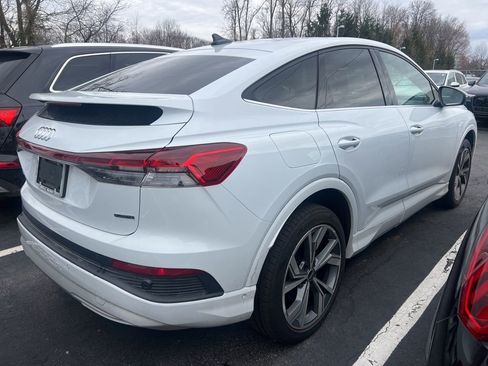 Used 2022 Audi Q4 e-tron Premium Plus w/ Premium Plus image 8