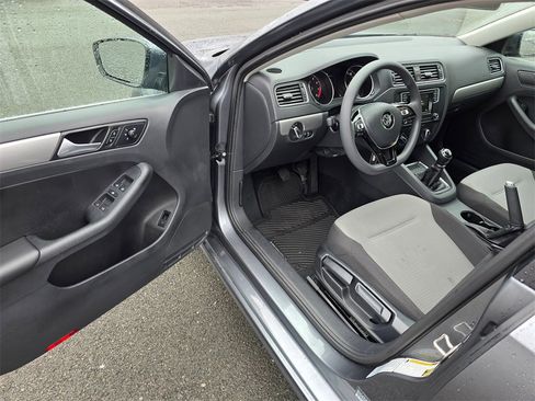 Used 2017 Volkswagen Jetta S image 20
