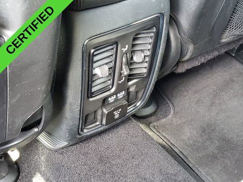 Used 2022 Jeep Grand Cherokee Limited image 23