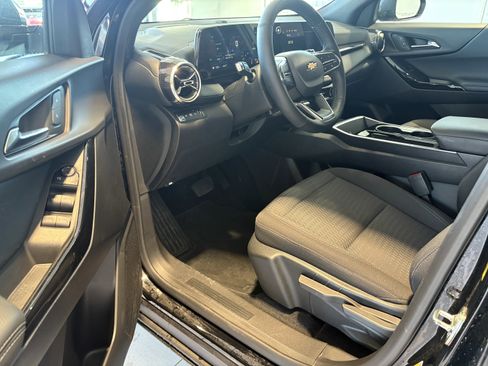 Used 2025 Chevrolet Equinox LT image 7