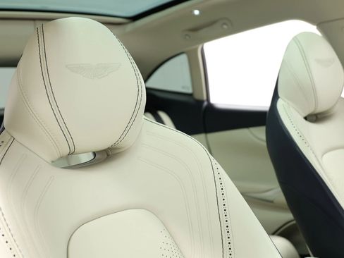 Used 2021 Aston Martin DBX AWD/4WD image 79