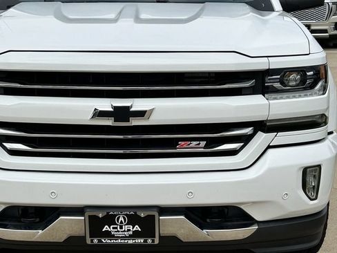 Used 2018 Chevrolet Silverado 1500 LTZ Z71 w/ LTZ Plus Package AWD/4WD image 10