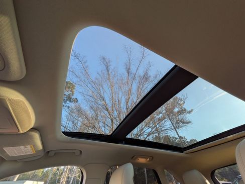 Used 2019 Lincoln MKC Reserve image 25