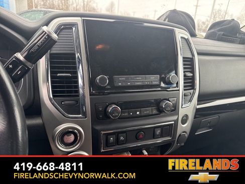 Used 2021 Nissan Titan SV w/ SV Convenience Package image 24