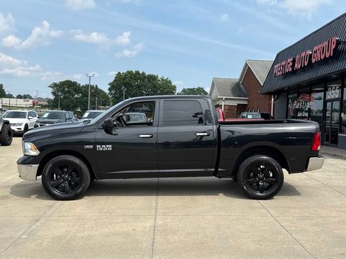 Used 2017 RAM 1500 Classic SLT AWD/4WD image 3