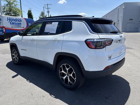 Used 2026 Jeep Compass Limited image 7