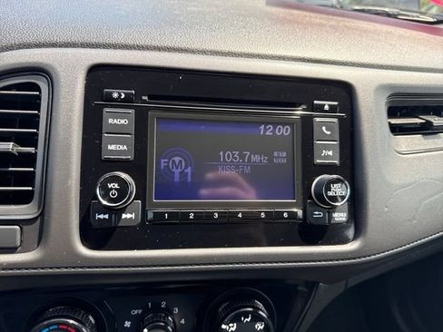 Used 2022 Honda HR-V LX image 31