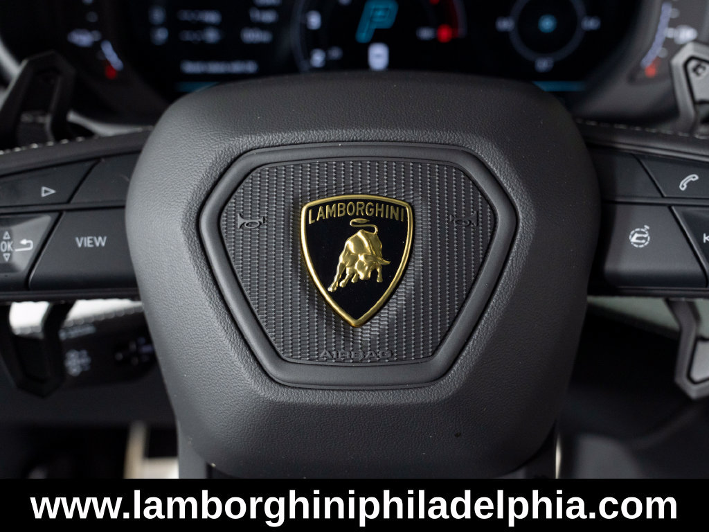 Used 2025 Lamborghini Urus S AWD/4WD image 32