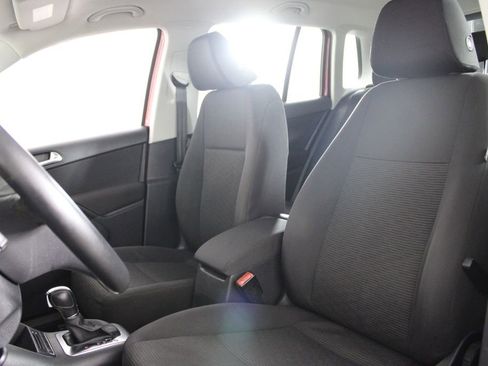 Used 2015 Volkswagen Tiguan S FWD image 17