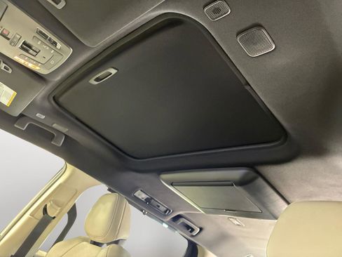 New 2026 Toyota Sienna Platinum AWD/4WD image 15