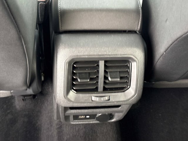 Used 2020 Volkswagen Tiguan SEL FWD image 14