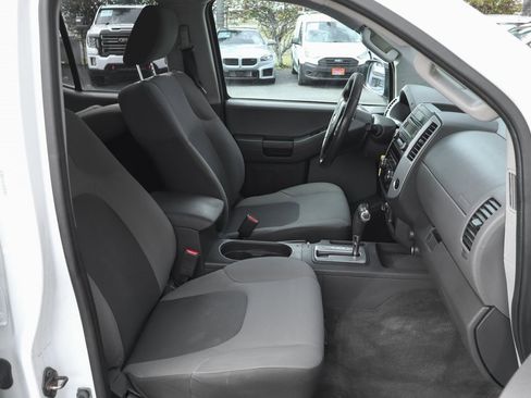 Used 2015 Nissan Xterra X image 34