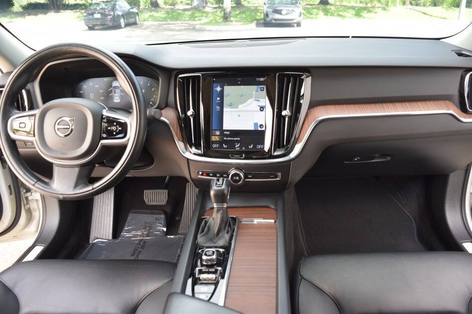Used 2019 Volvo S60 T5 Momentum w/ Multimedia Package FWD image 56