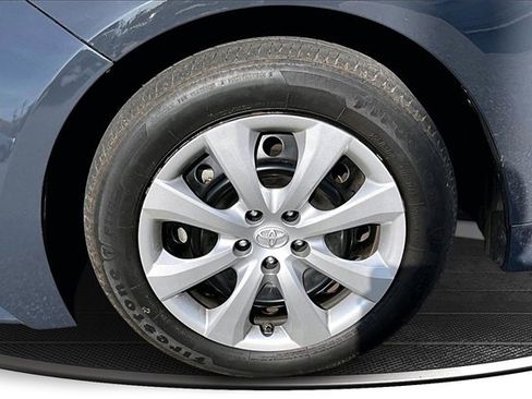 Used 2023 Toyota Corolla LE image 34
