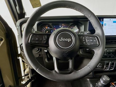 Used 2025 Jeep Wrangler Sport image 11