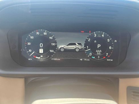 Used 2025 Land Rover Discovery Metropolitan Edition AWD/4WD image 26