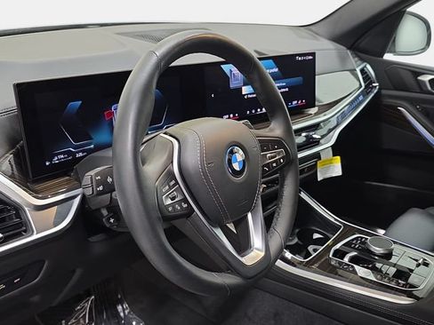 Used 2025 BMW X5 xDrive50e w/ Parking Assistance Package AWD/4WD image 12