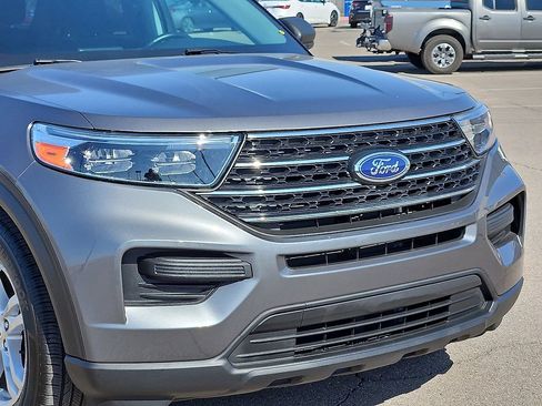 Used 2024 Ford Explorer XLT RWD image 7