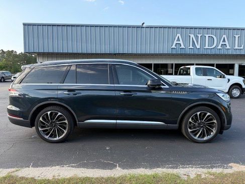 Used 2023 Lincoln Aviator Reserve w/ Equipment Group 201A RWD image 2