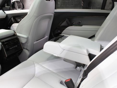 Used 2025 Land Rover Range Rover Sport SE AWD/4WD image 39