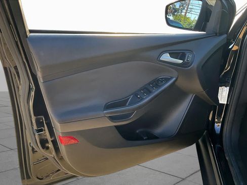 Used 2016 Ford Focus SE w/ Equipment Group 201A FWD image 19