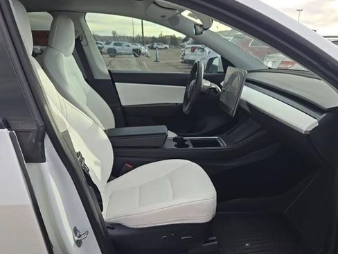 Used 2021 Tesla Model Y Long Range image 13