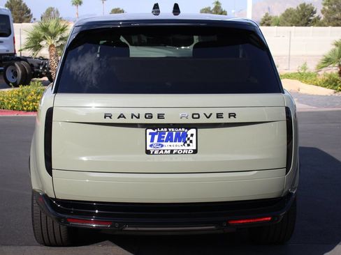 Used 2025 Land Rover Range Rover SE AWD/4WD image 7