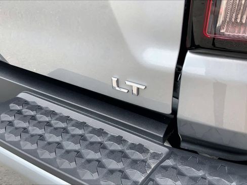 Used 2023 Chevrolet Colorado LT w/ LT Convenience Package II RWD image 10