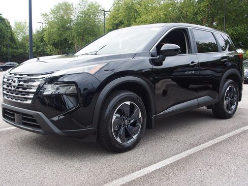 Used 2026 Nissan Rogue SV AWD/4WD image 3
