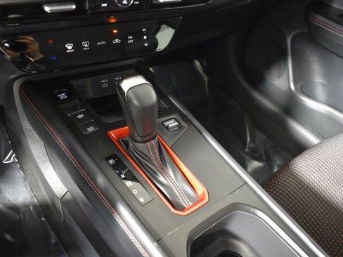 Certified 2025 Nissan Kicks SR w/ Illumination Package image 23