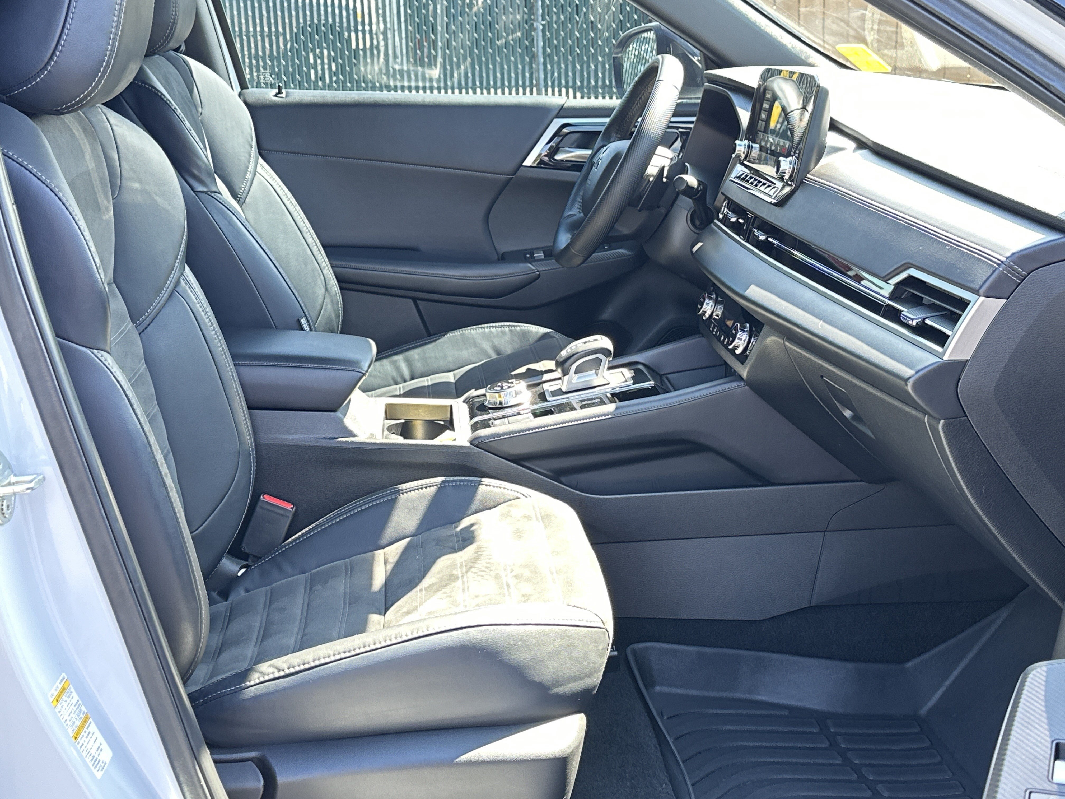 Used 2023 Mitsubishi Outlander SE FWD image 12