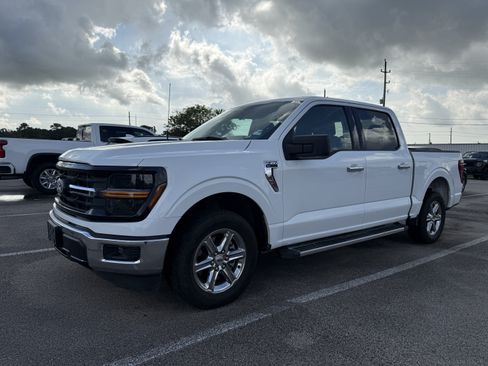 Used 2025 Ford F150 XLT w/ Equipment Group 301A Standard RWD image 4