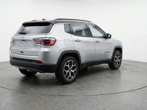 Used 2025 Jeep Compass Limited AWD/4WD image 9