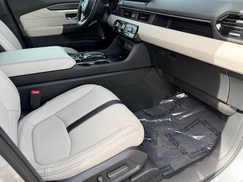 New 2026 Honda Pilot Touring image 14