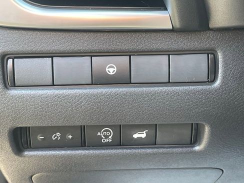 Used 2023 Nissan Rogue SL image 28