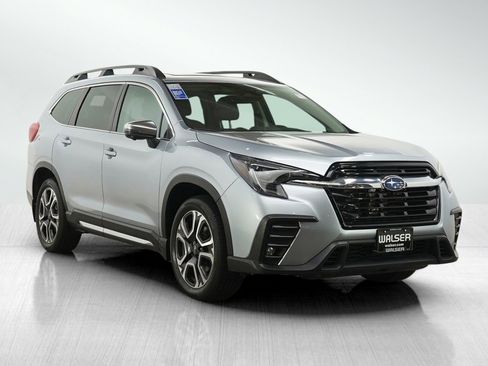 Used 2023 Subaru Ascent Limited w/ Technology Package AWD/4WD image 7