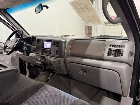 Used 2002 Ford F250 XLT image 10